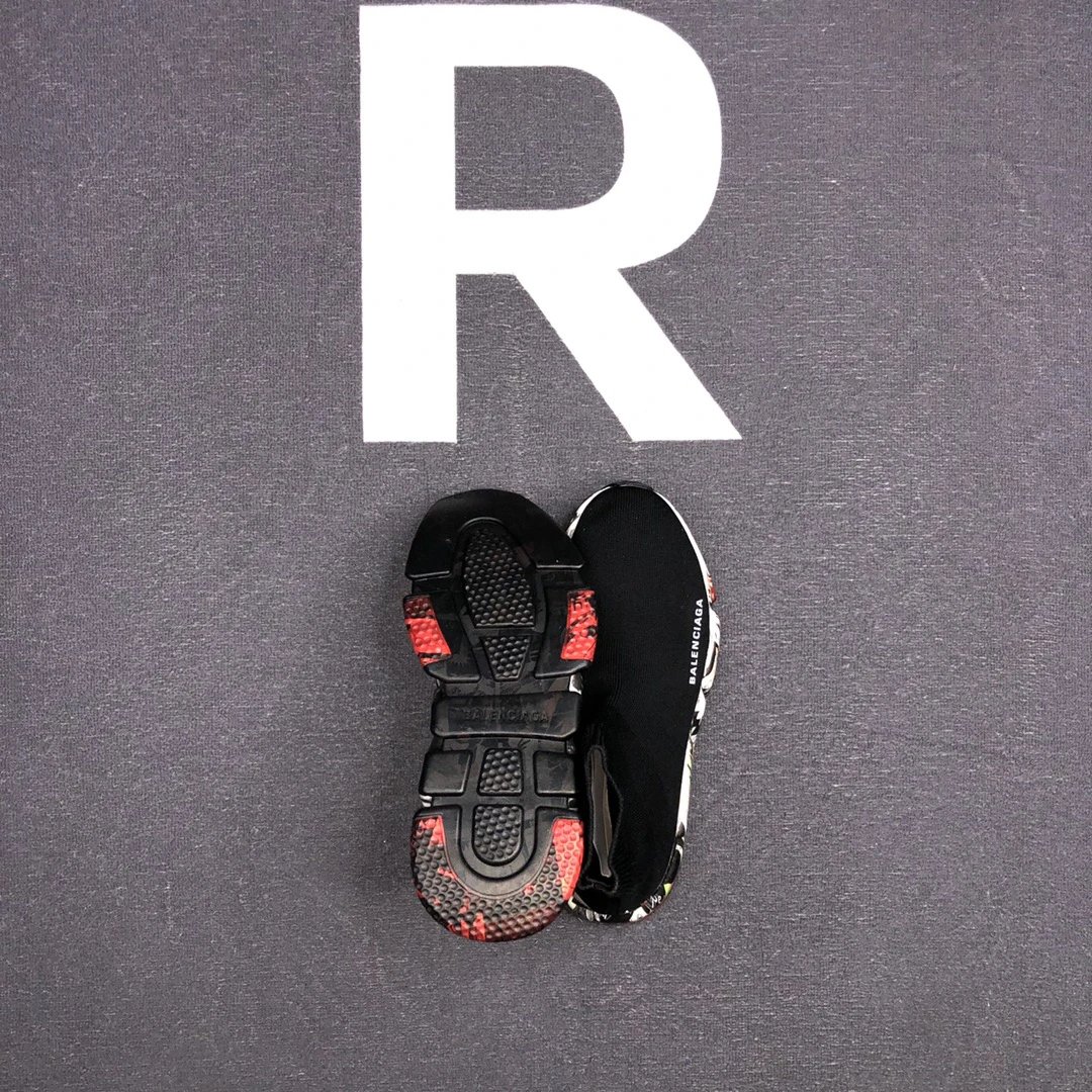 Unisex Knit Sock Sneakers with Patterned Sole in Onyx Black - Gallery Image 8 - Detailed View