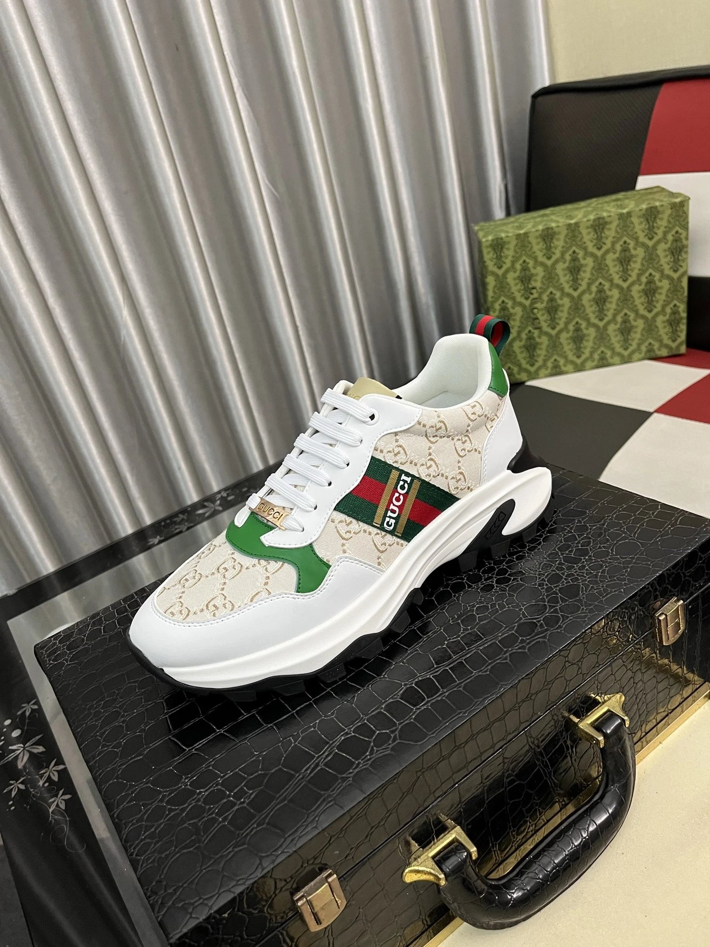 Gucci Signature Sneakers White Green