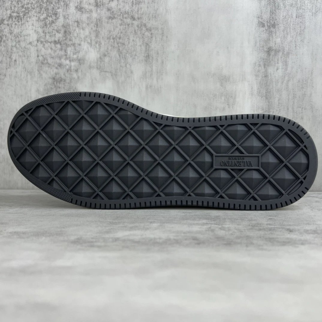 Chunky Leather Sneakers Grey White - Gallery Image 8 - Detailed View