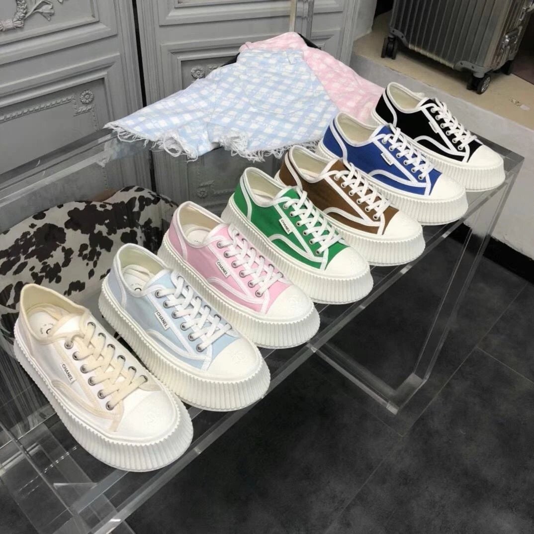 Chanel Vintage Sneakers Green - Gallery Image 4 - Detailed View