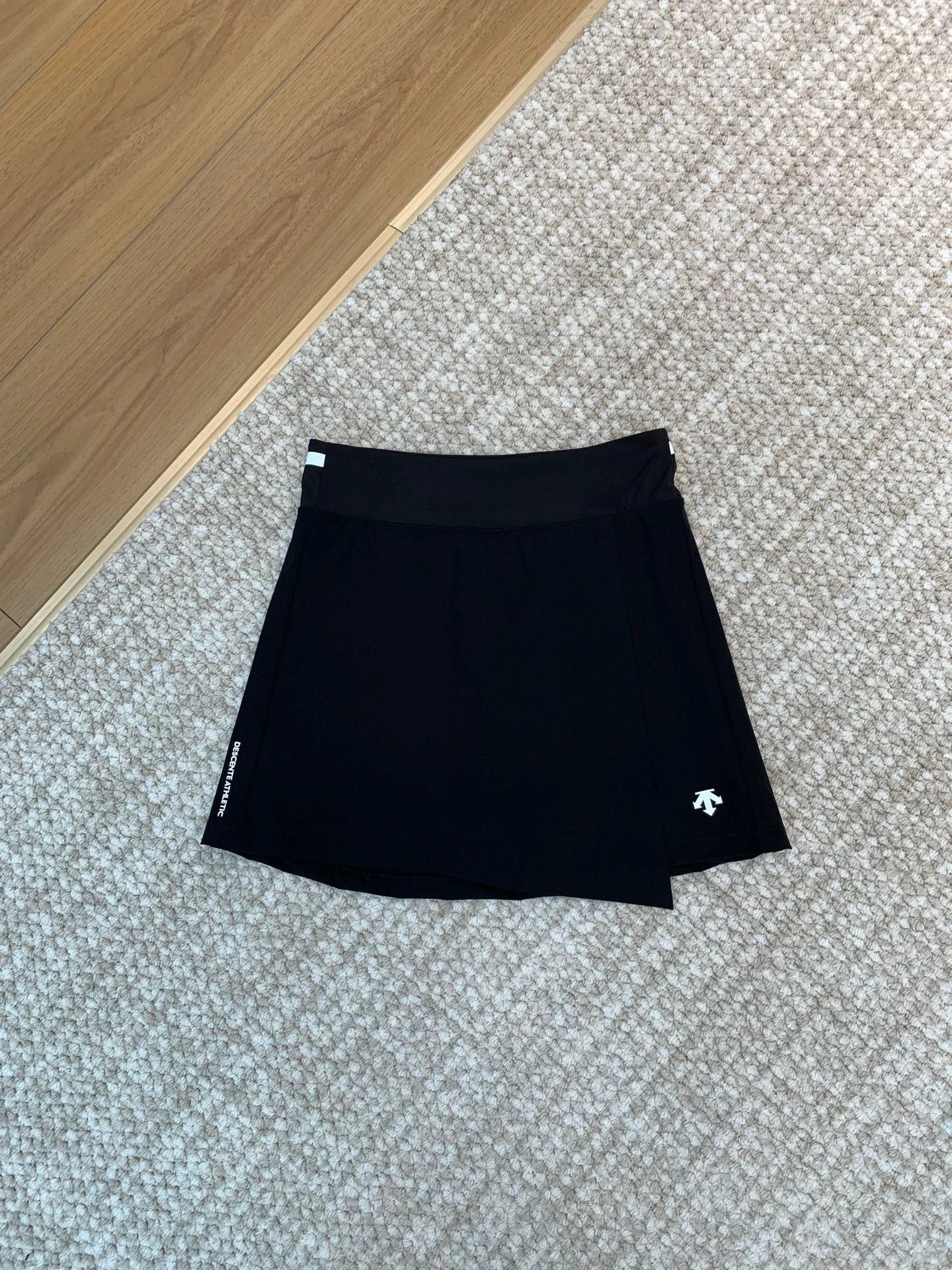 Descente Athletic Skirt Black Tennis Skirt