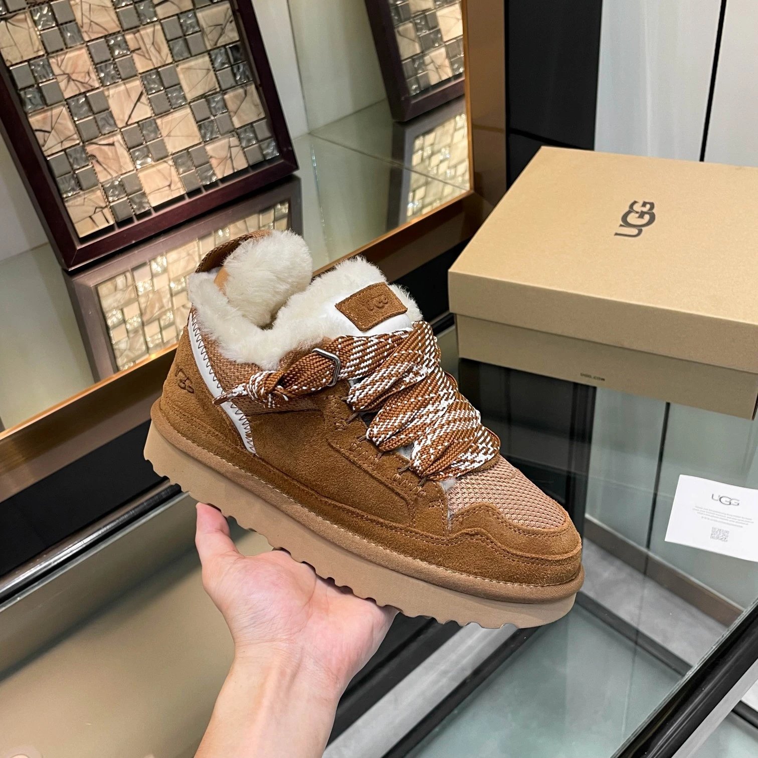 Mel - Low cut board shoes - Chestnut color