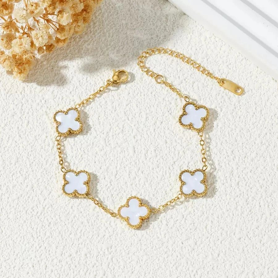 Van Cleef &amp; Arpels Alhambra Gold Yellow Tiger Eye Motif Necklace