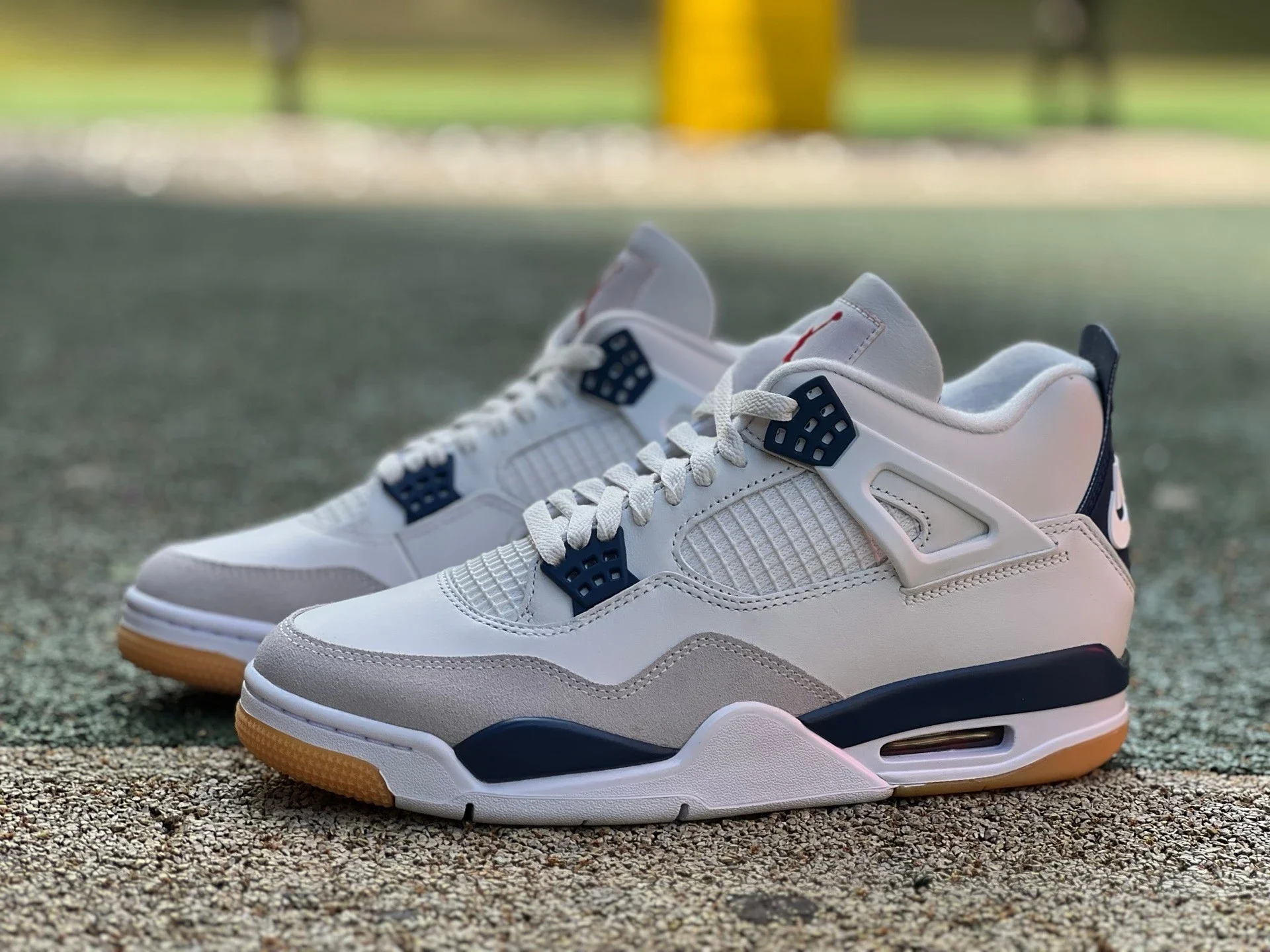 Air Jordan 4 White B