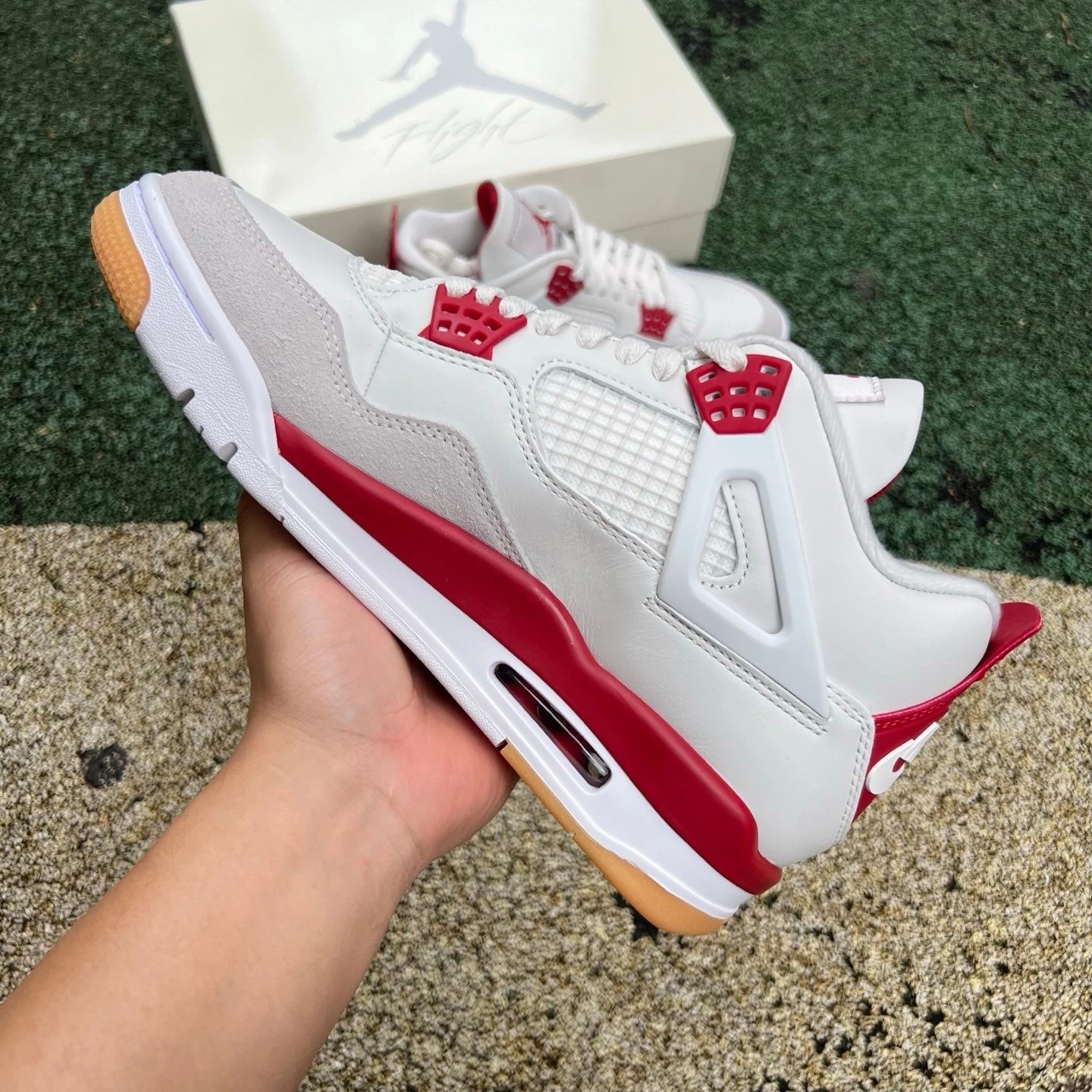 Air Jordan 4 Varsity Red photo 6