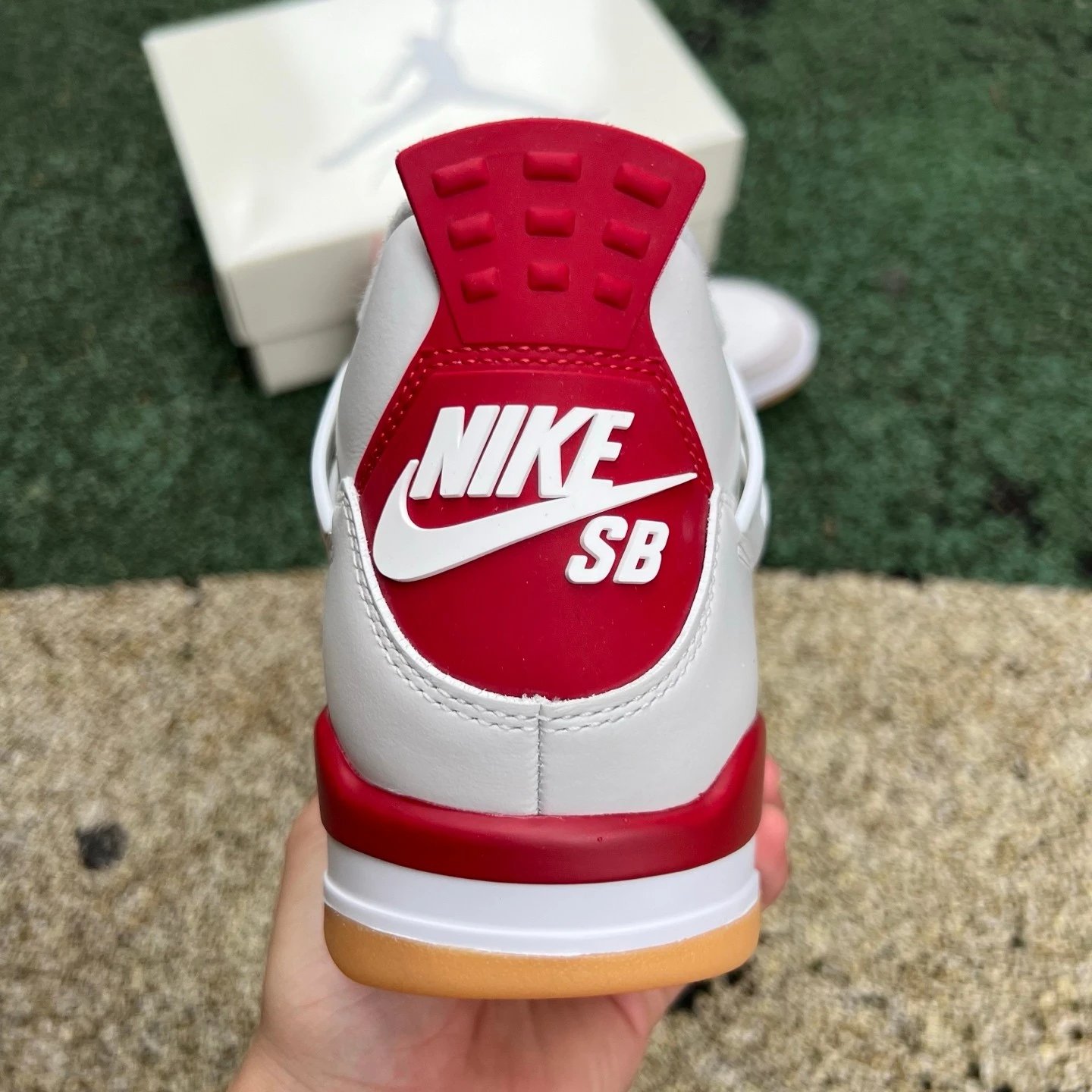 Air Jordan 4 Varsity Red photo 8