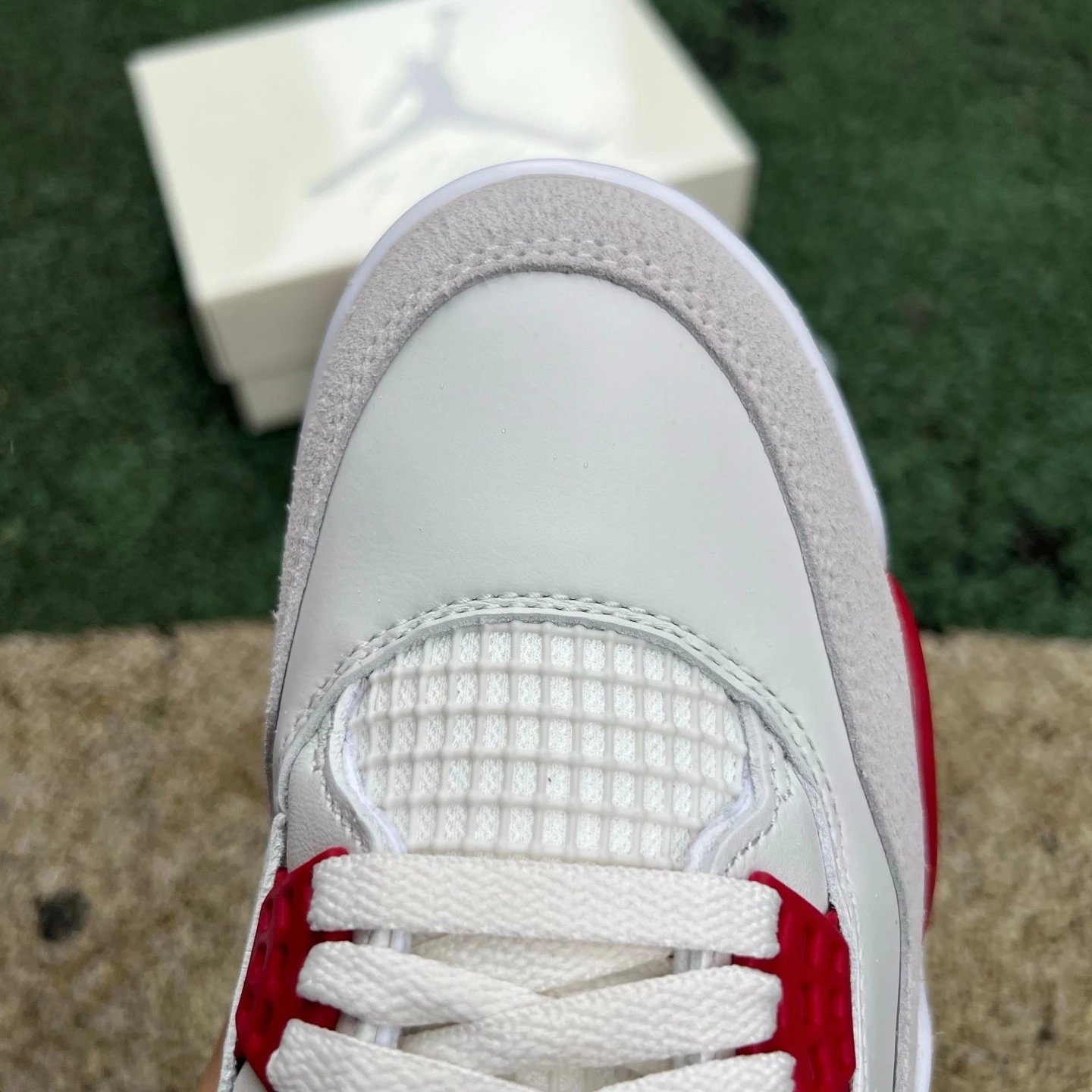 Air Jordan 4 Varsity Red photo 7