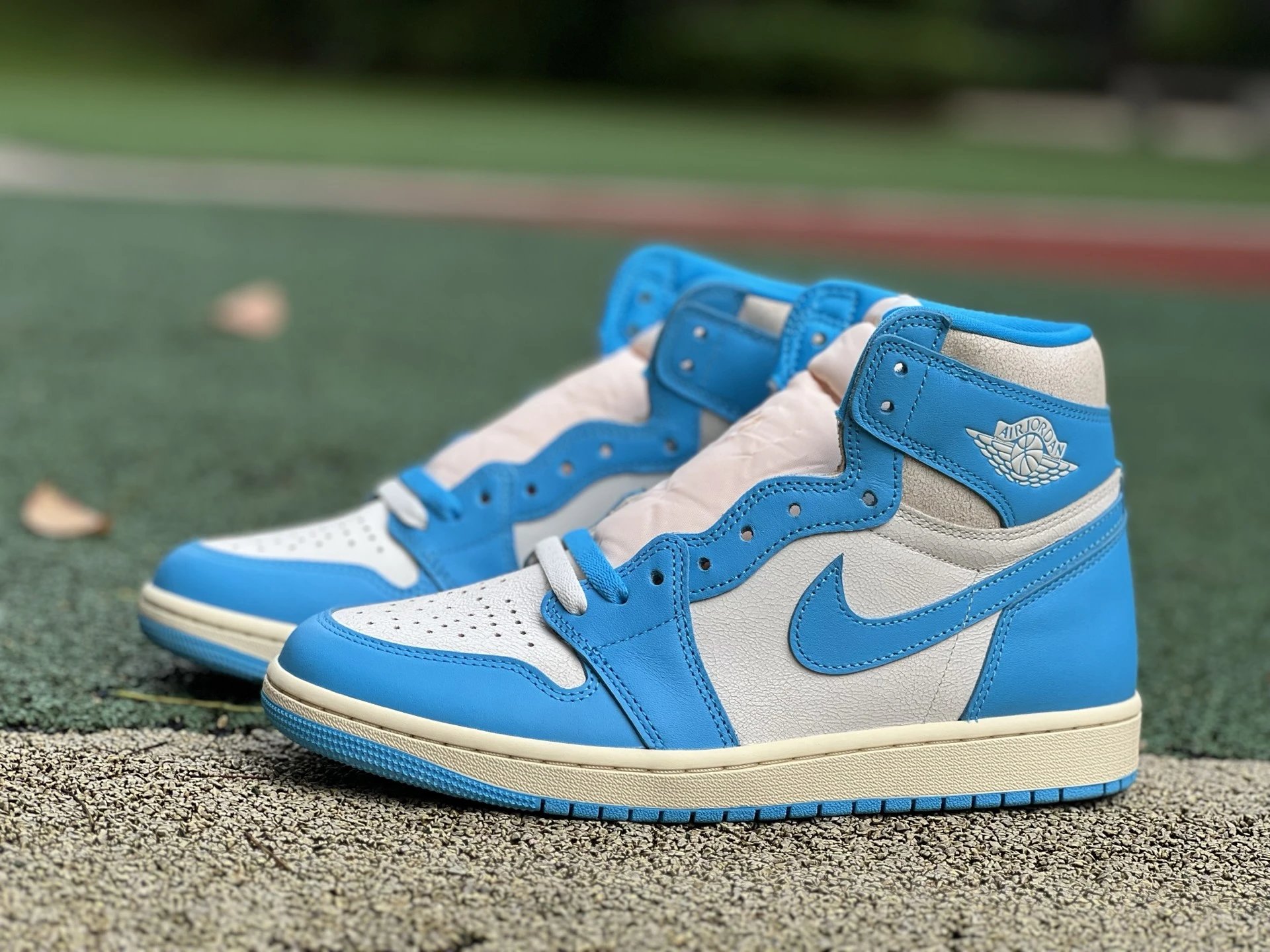 Air Jordan 1 University Blue Sneakers