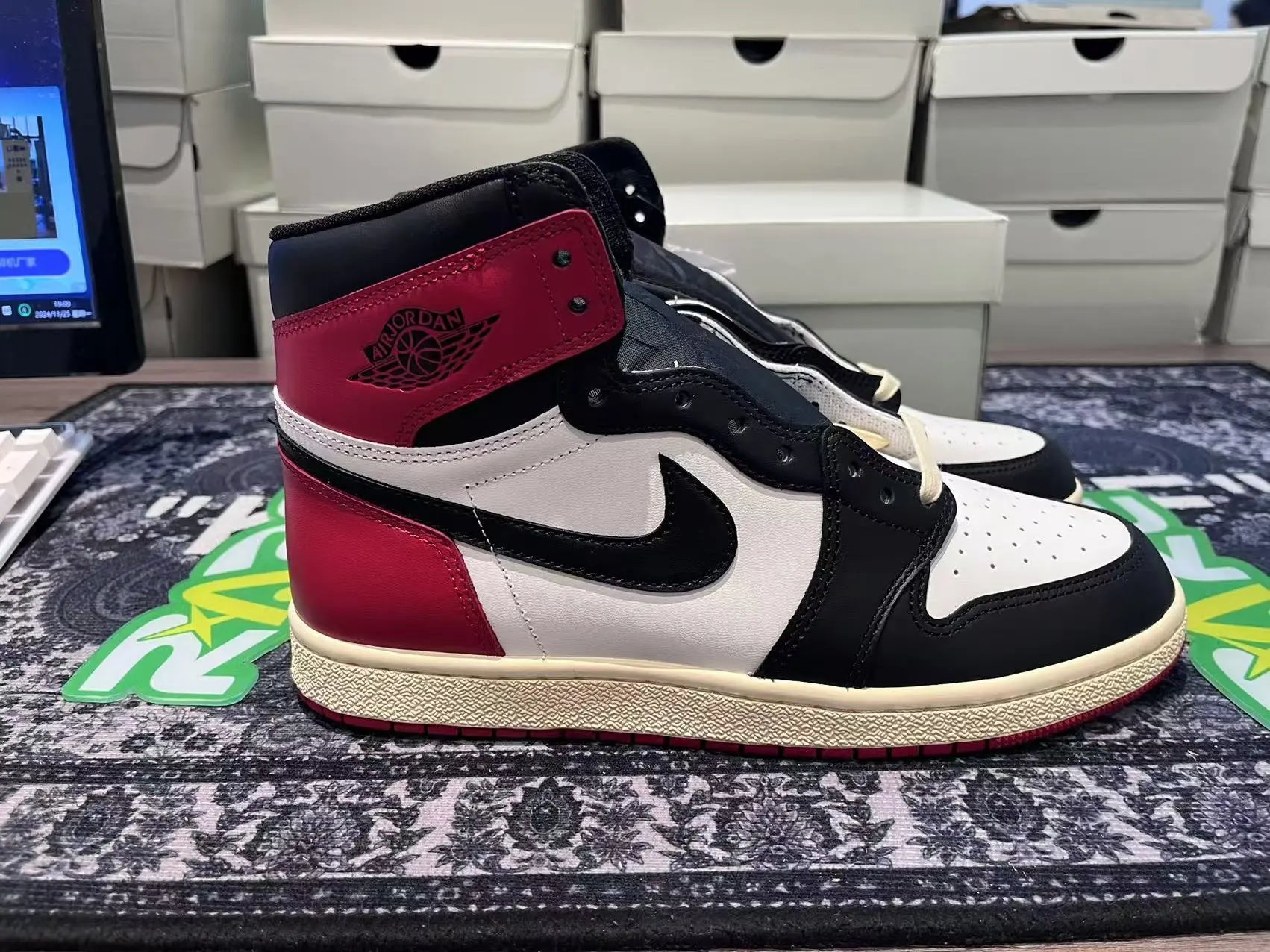 Jordan 1 Retro 85 black toe