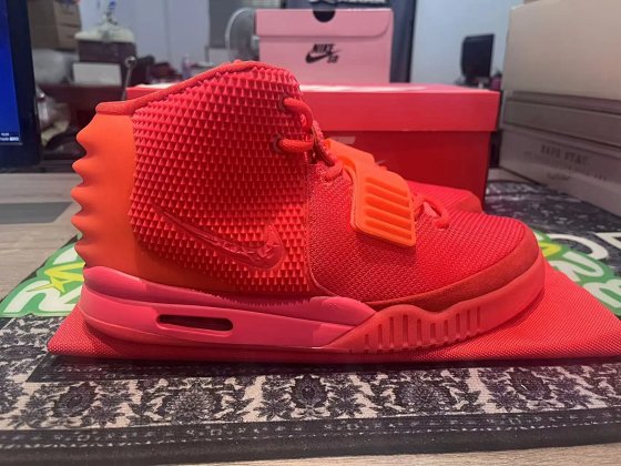 Yeezy 2 Red October S2