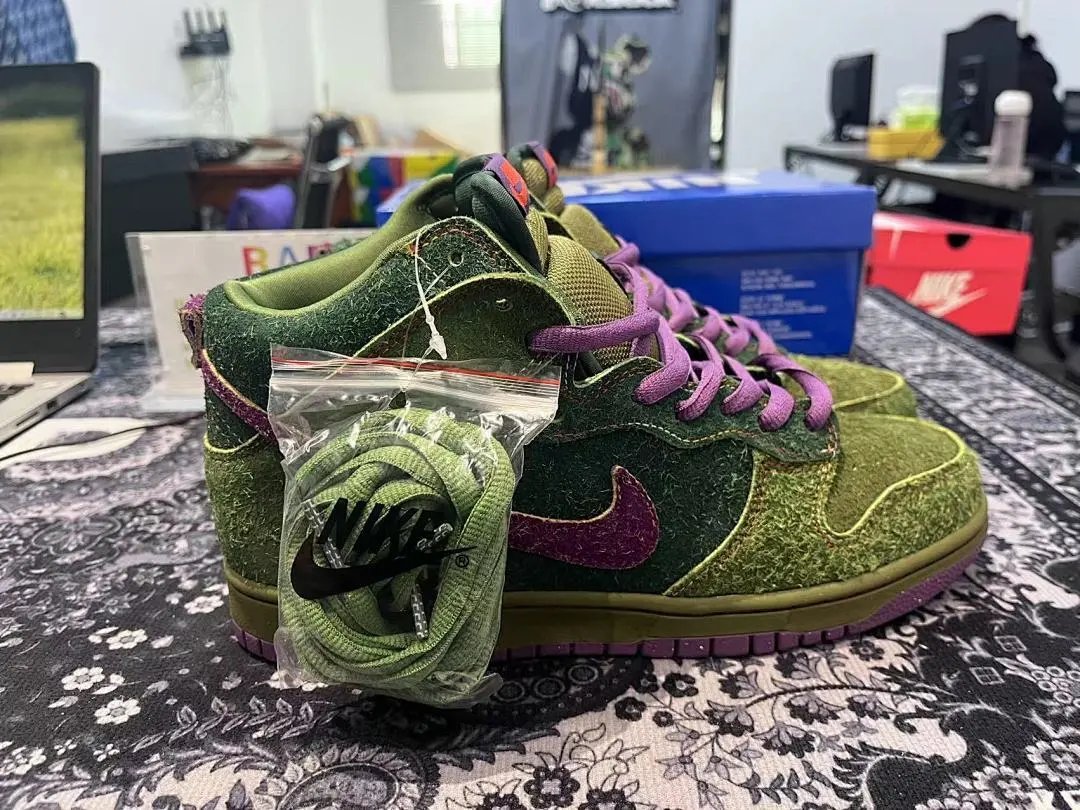 Dunk SB High Skunk 420