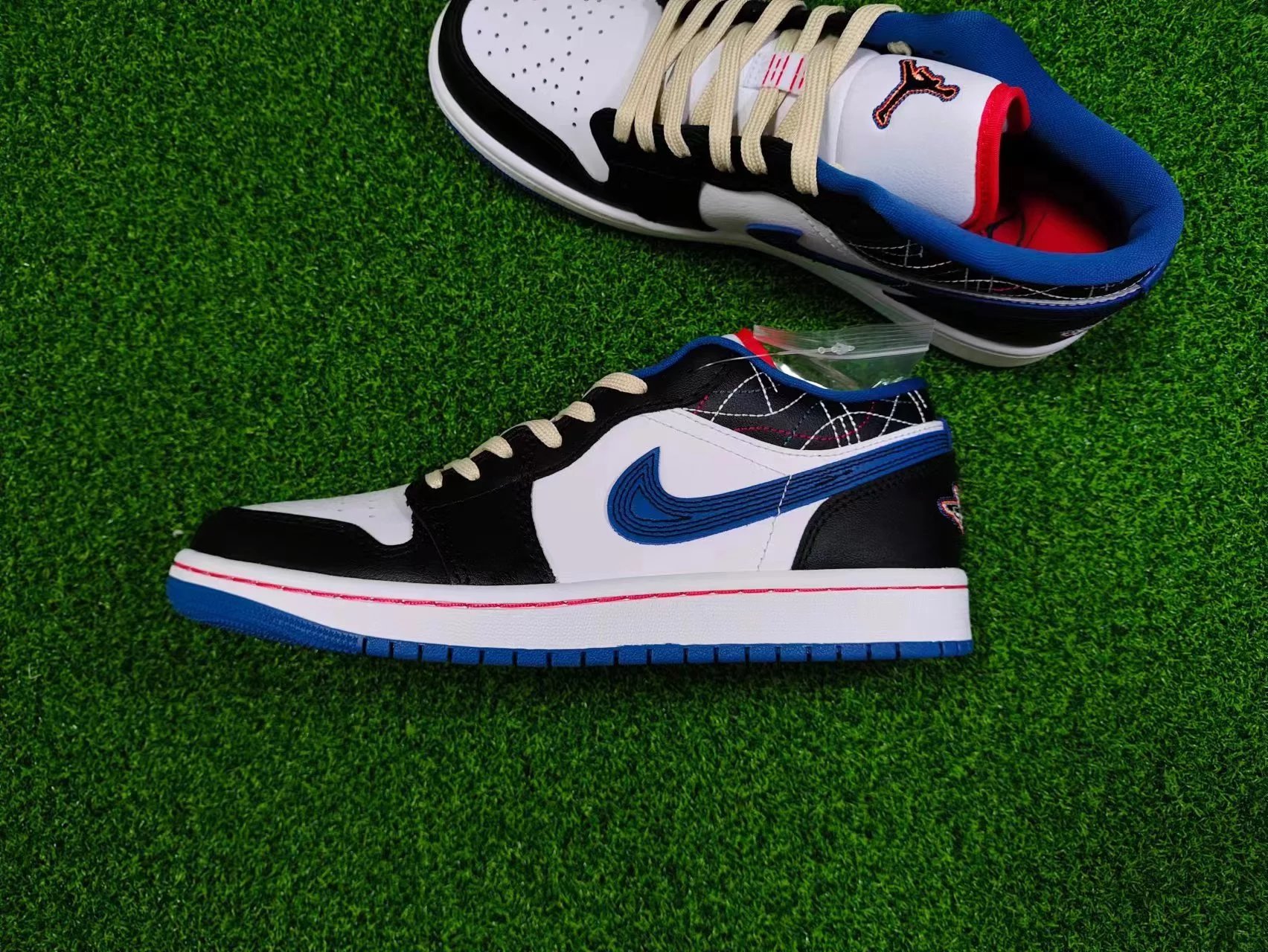 AJ1 white black FV3622-141