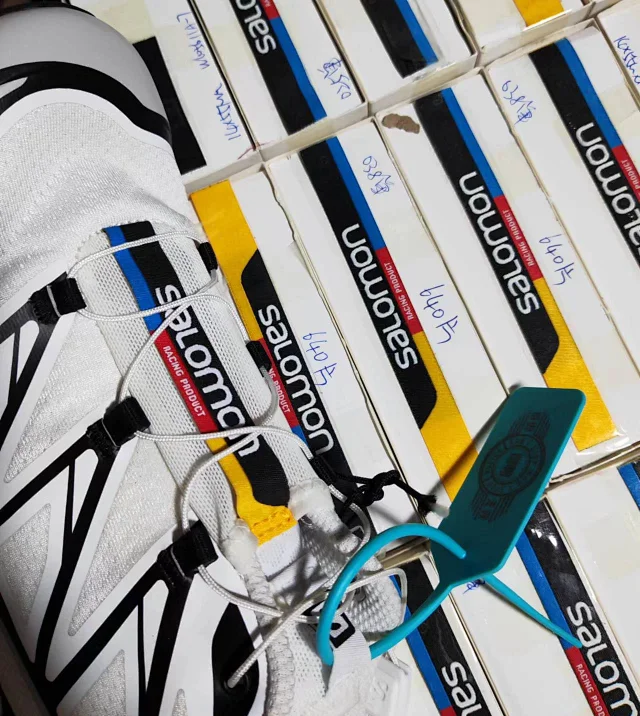 Salomon Sneakers XT-6 trail product detail image 15
