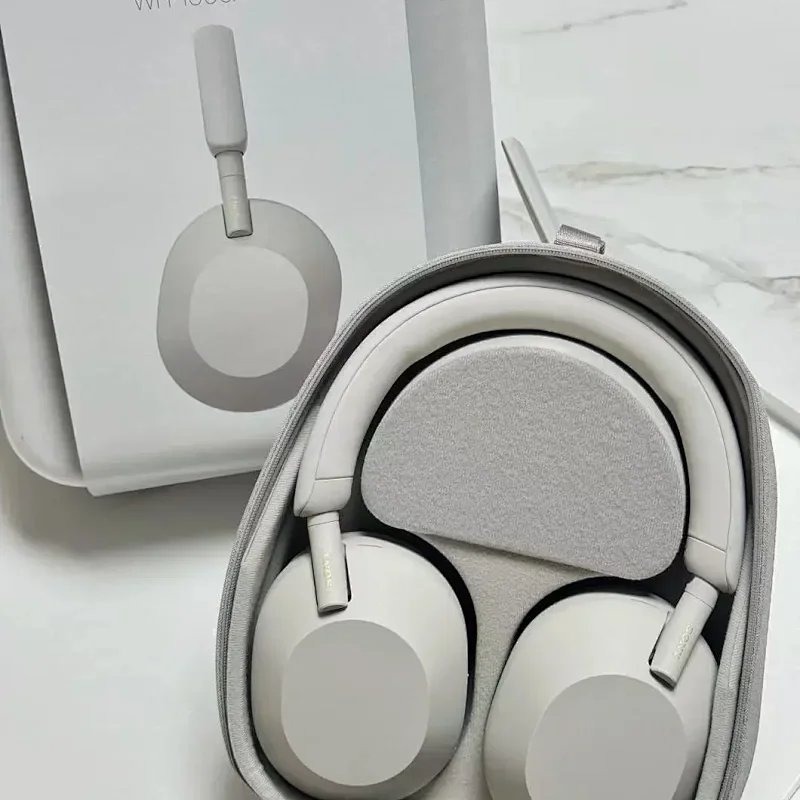 Sony XM5 off-white (no returns or exchanges unless there is a quality issue) SKU image