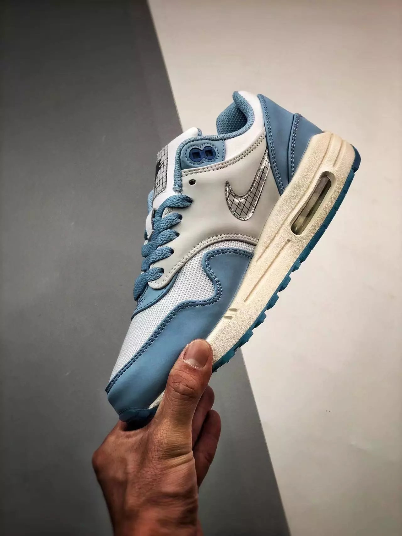 Nike Air Max 1 Wave Burgundy Sneakers - 43