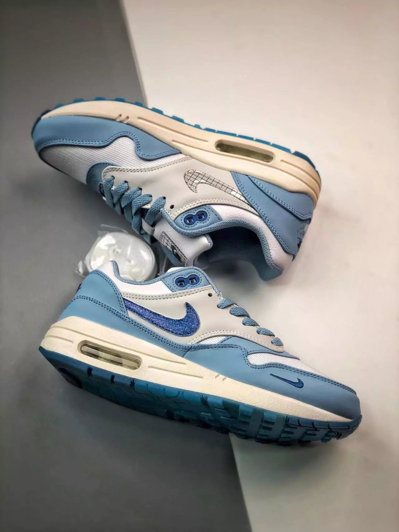 Nike Air Max 1 Wave Burgundy Sneakers - 41