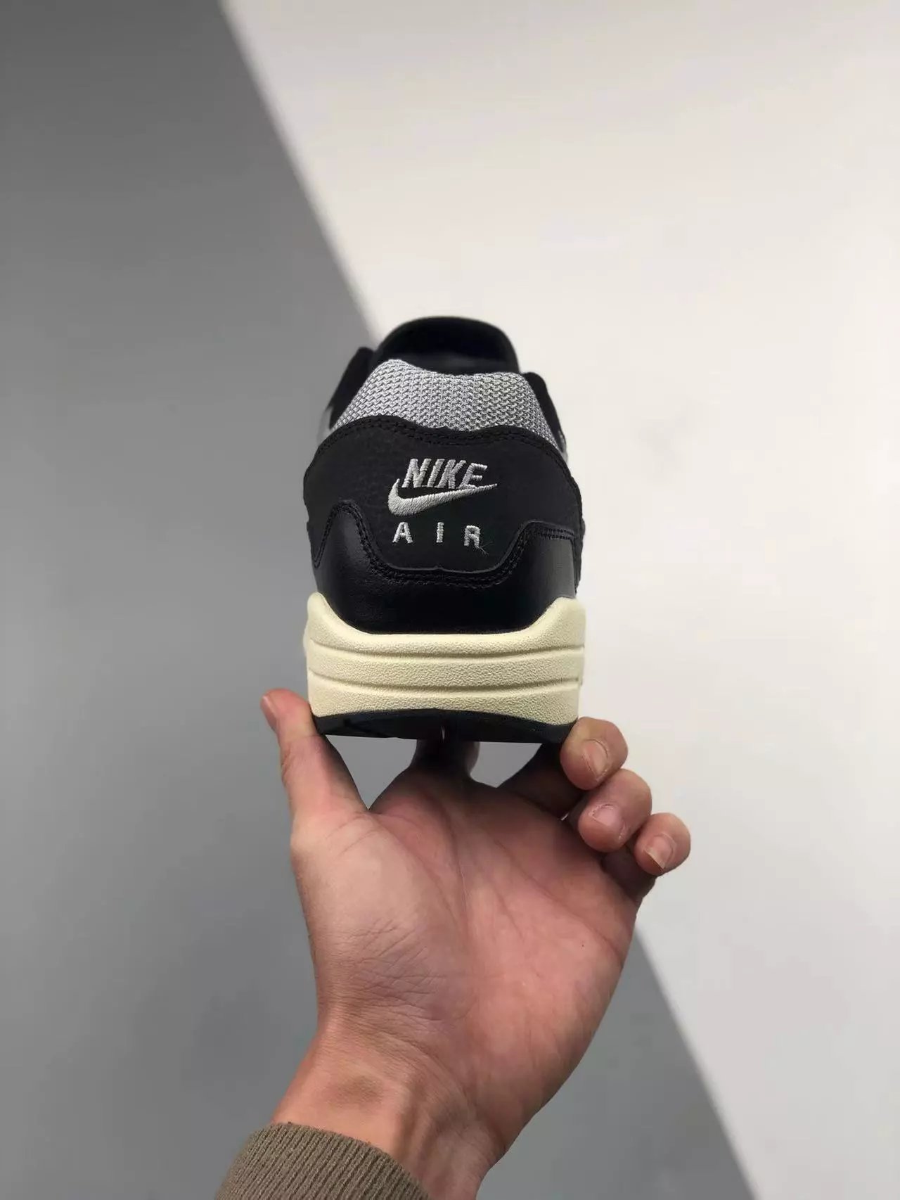 Nike Air Max 1 Wave Burgundy Sneakers - 81