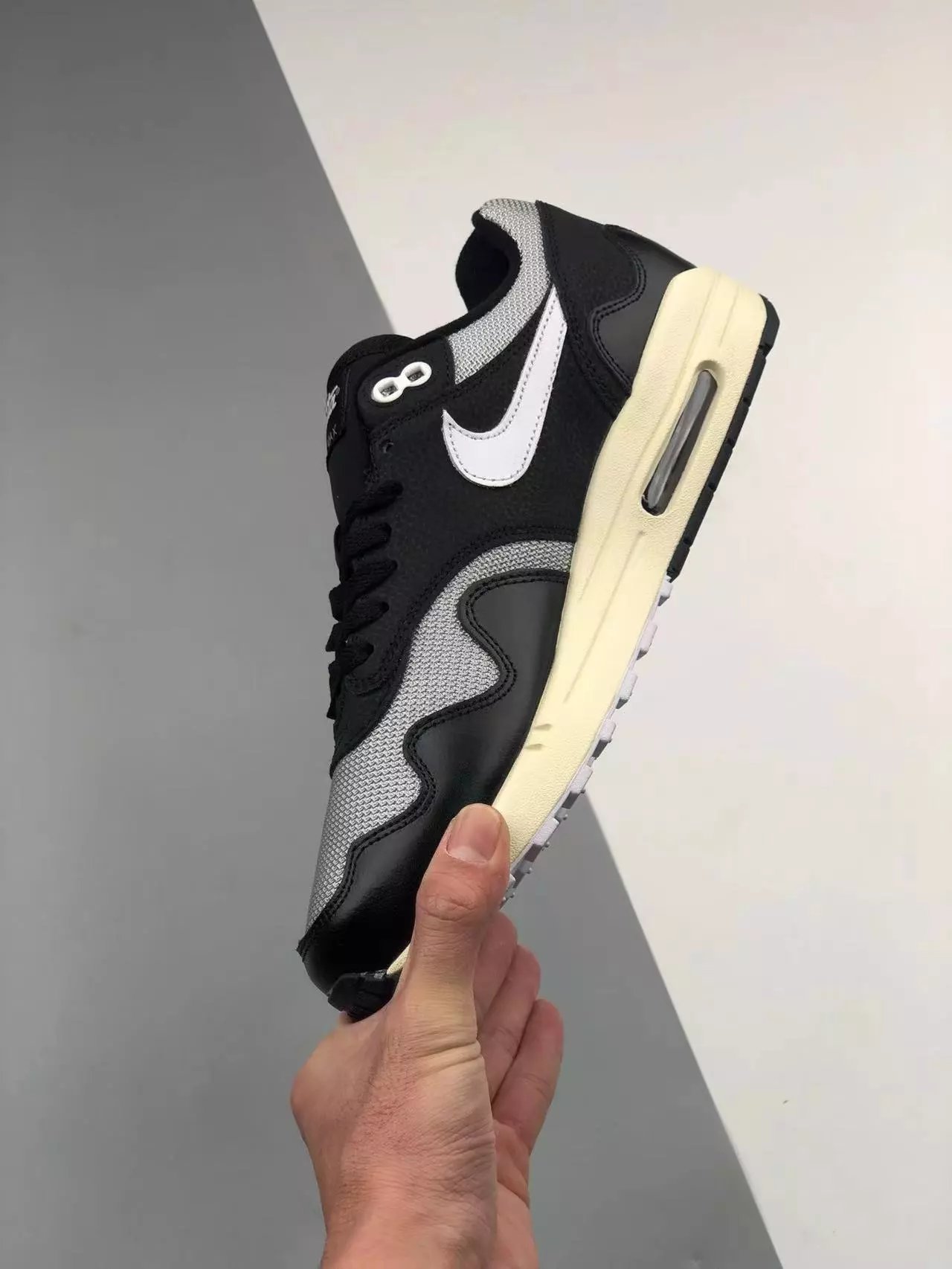 Nike Air Max 1 Wave Burgundy Sneakers - 79
