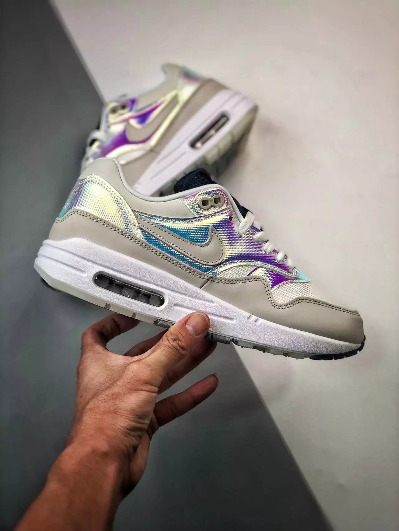Nike Air Max 1 Wave Burgundy Sneakers - 31