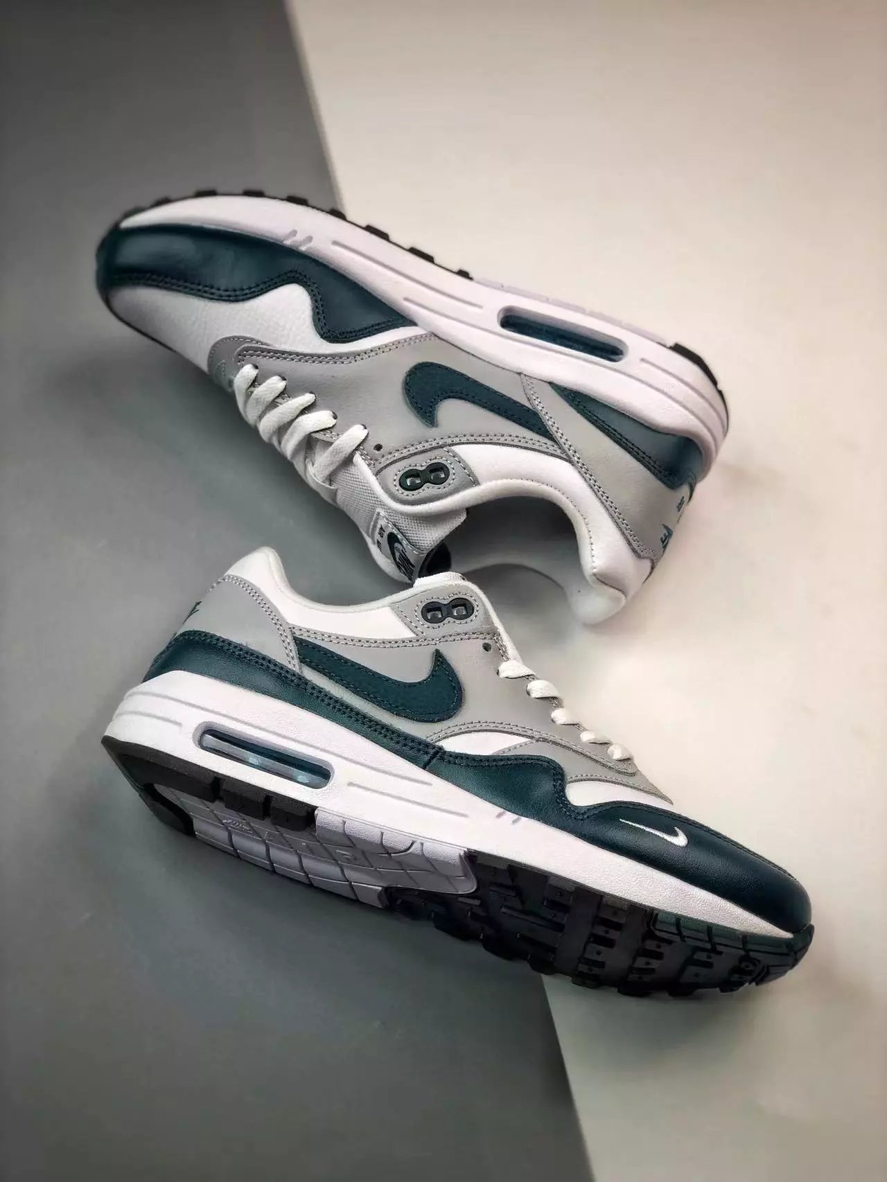Nike Air Max 1 Wave Burgundy Sneakers - 69