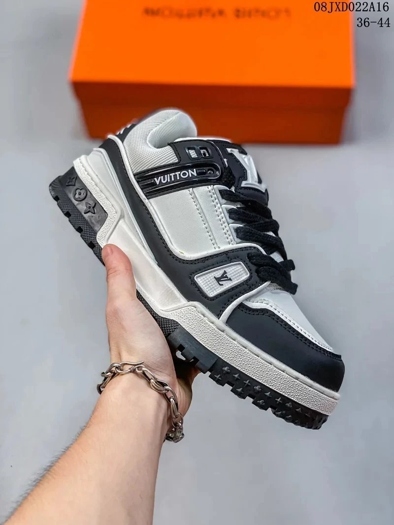 Skin white and black