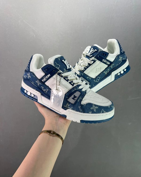 White Blue 05