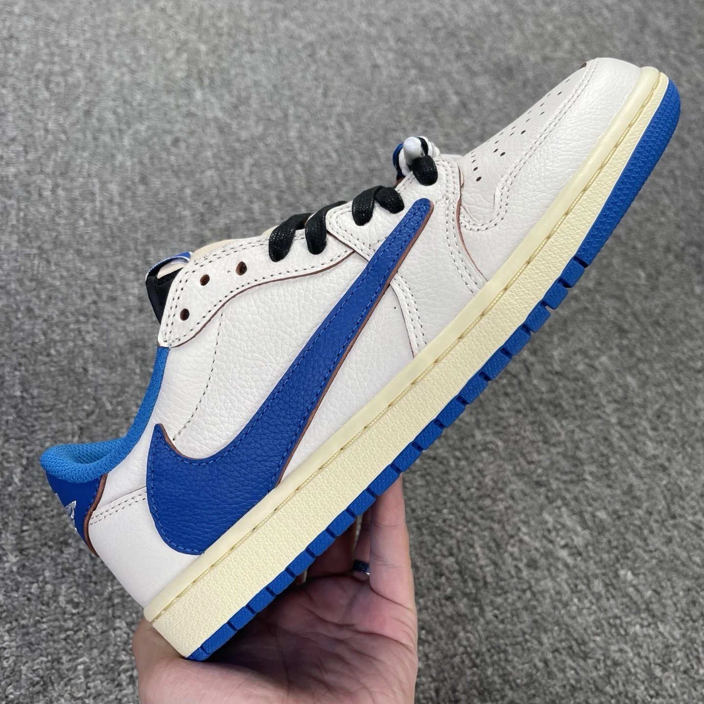 Jordan 1 Retro Low OG SP Travis Scott Fragment DM7866-140