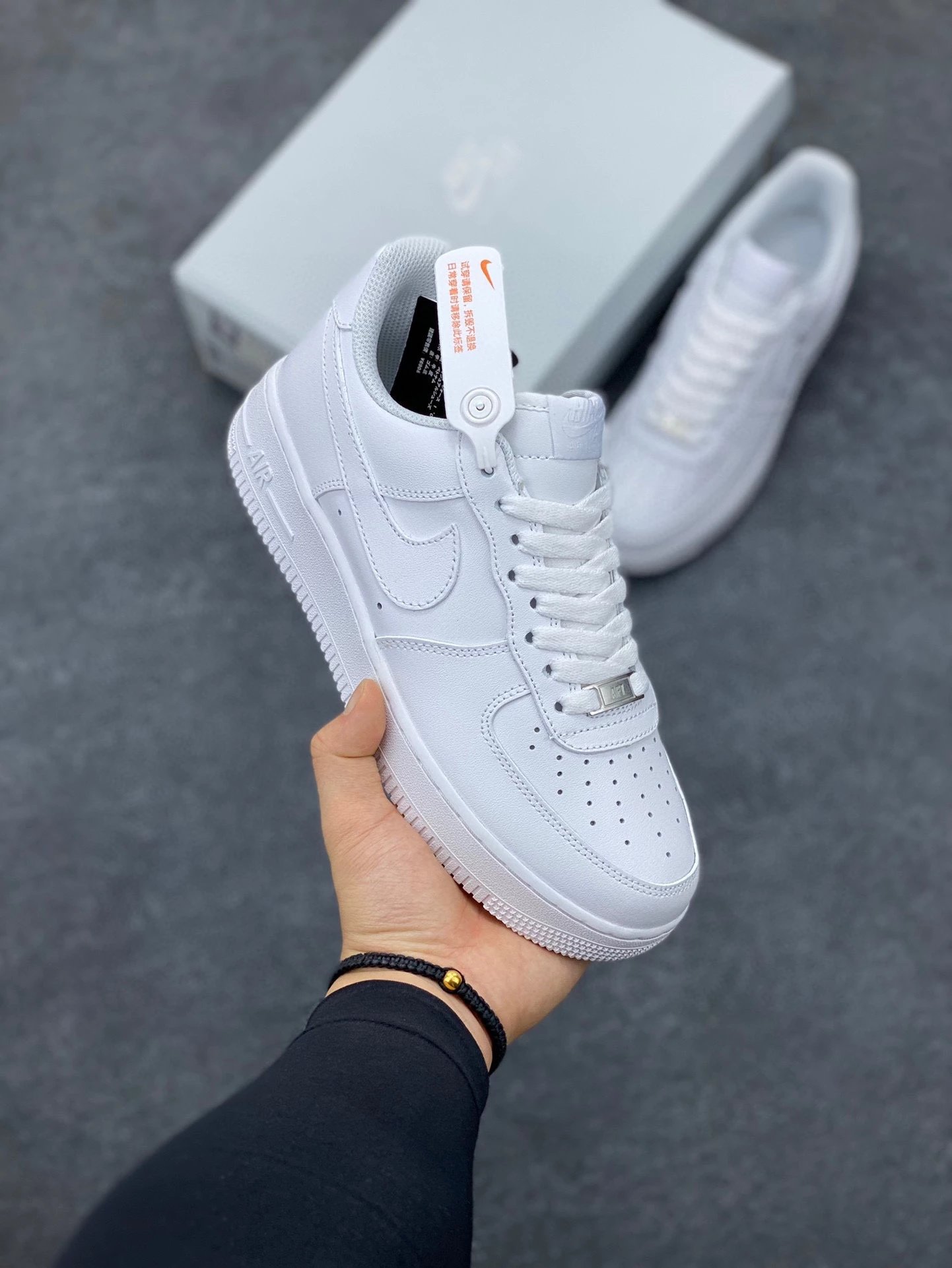 Item Thumbnail for N1KE A1R FORCE 1 Air Force One AF1 All-White Low-Top Sneakers Exclusive Stock 35.5-47