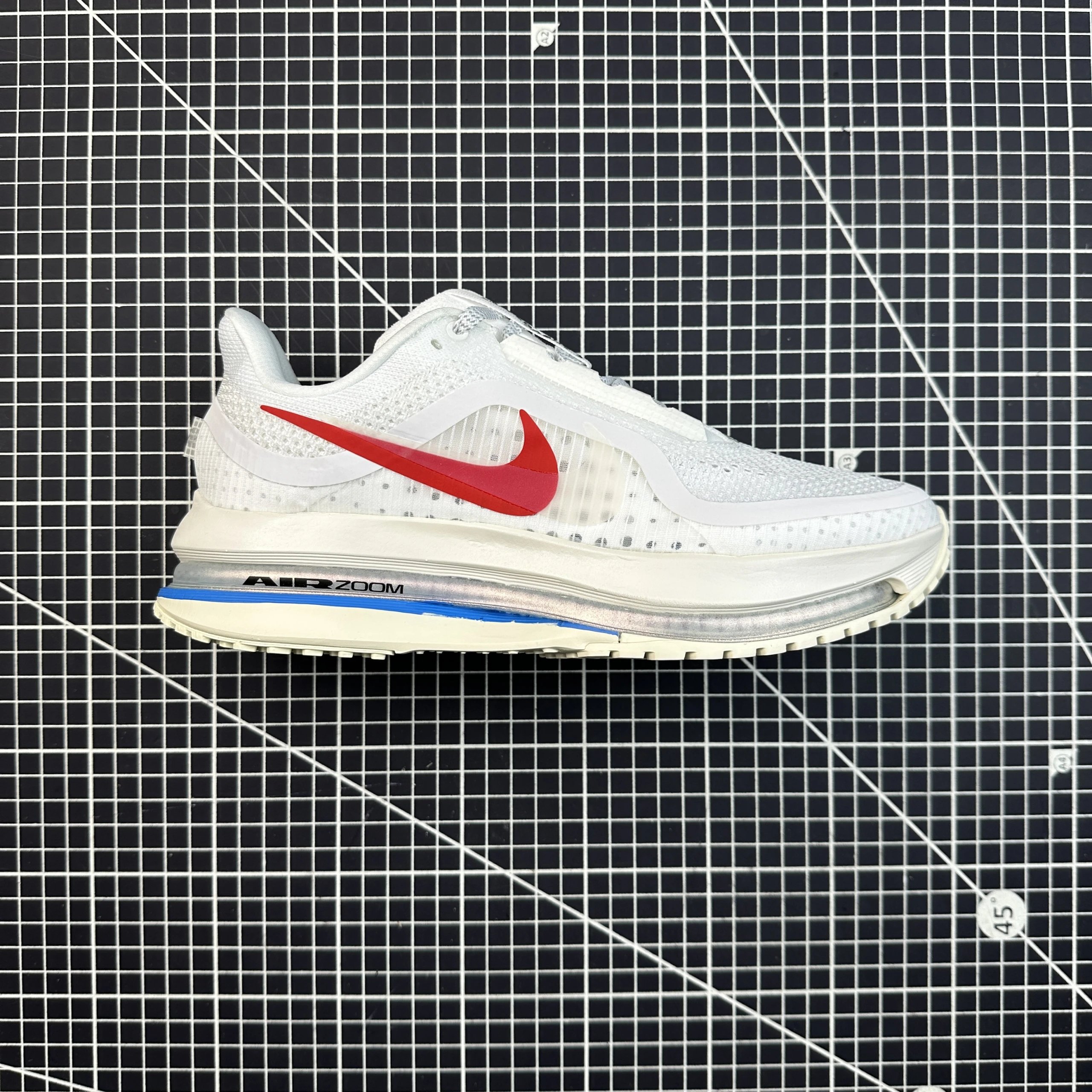 White IH7347-111