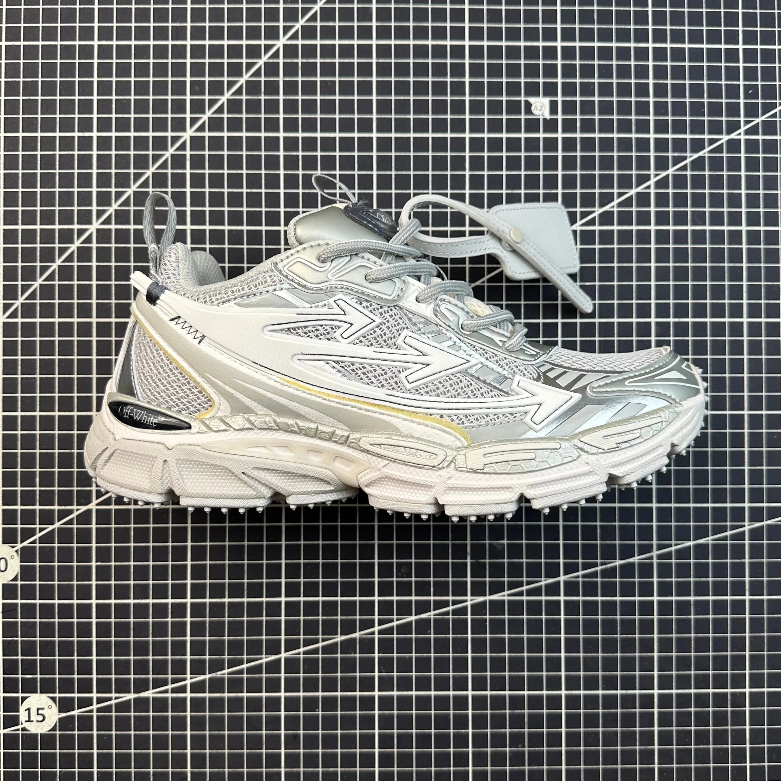 White gray 10972