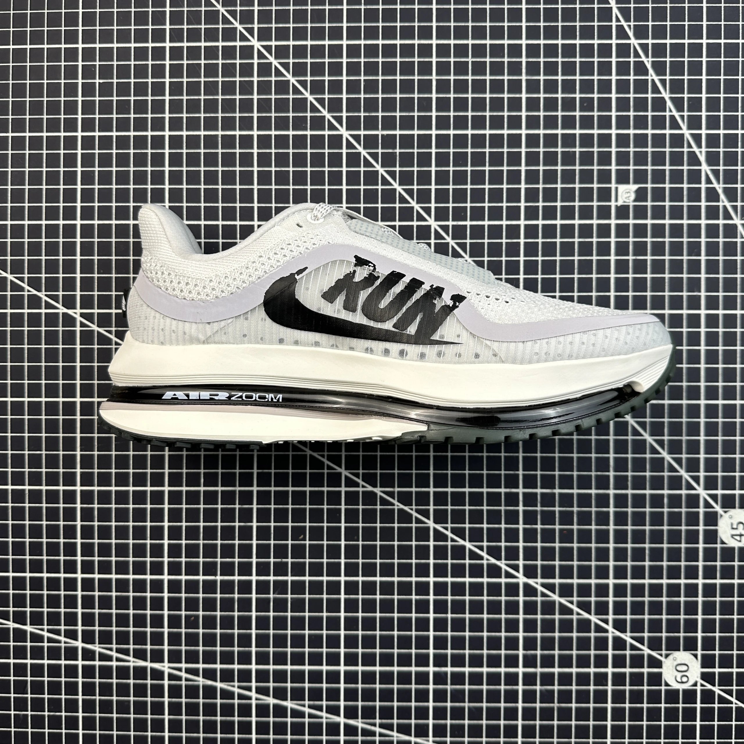 White IH2288-001