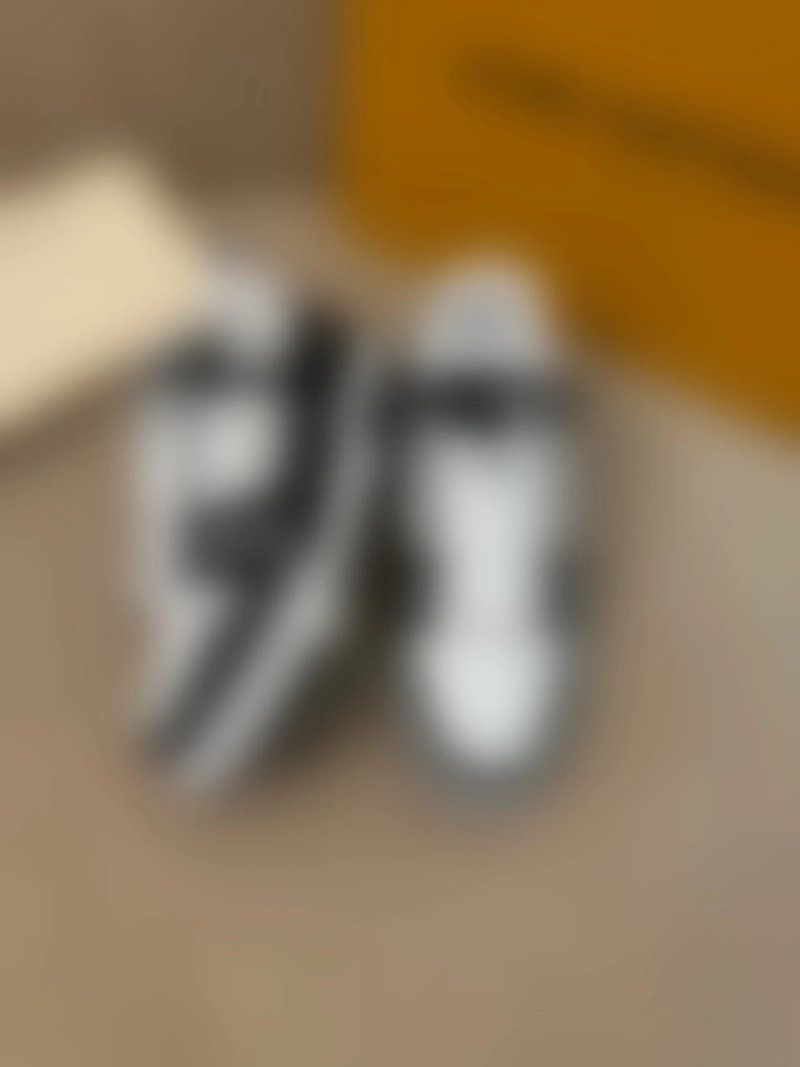 P699 Trainer经典运动鞋 牛仔黑