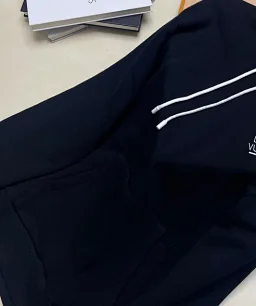 thumbnail for V-pin hoodie black