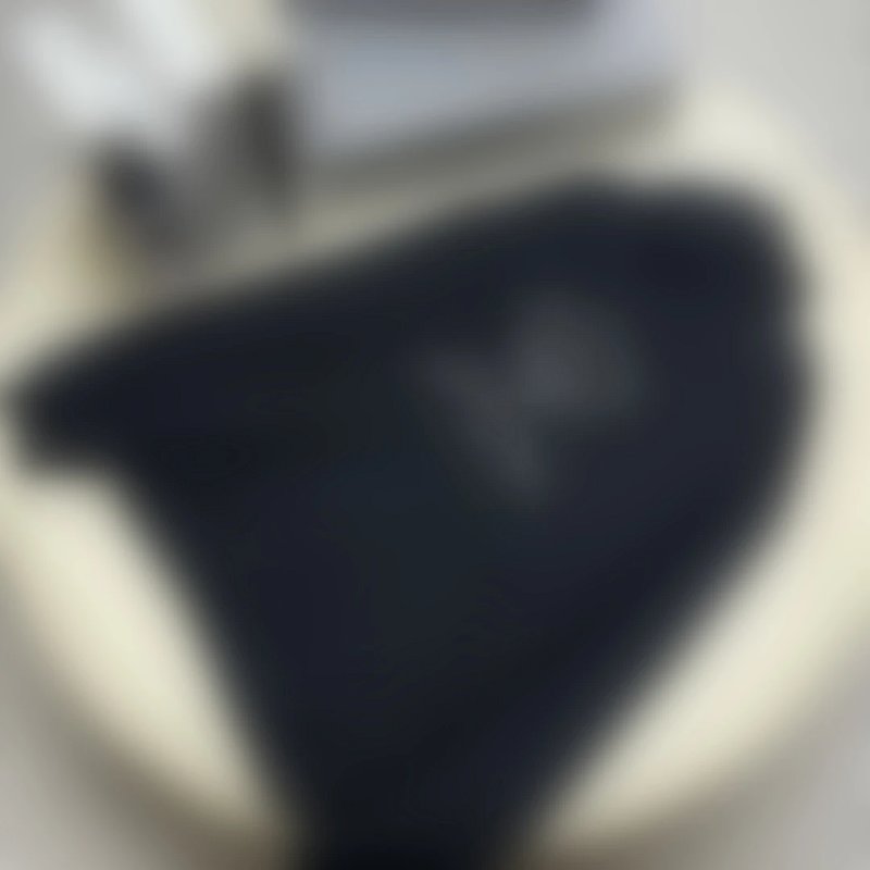 P379 皇冠烫钻连帽衫