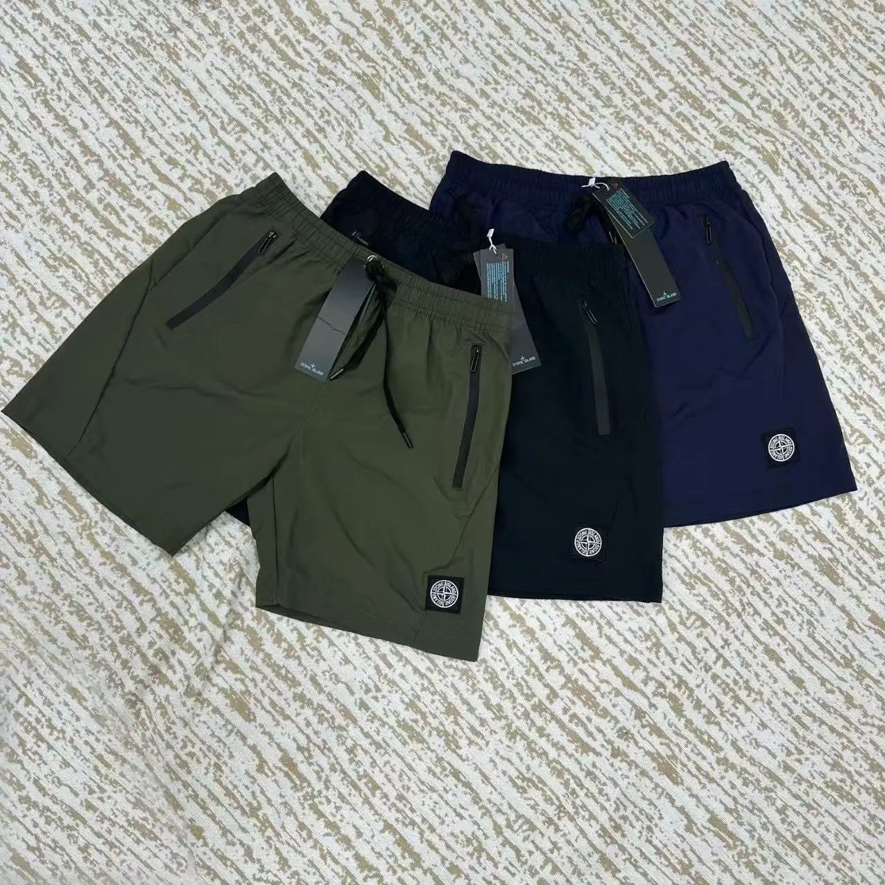 Design Color-Block Drawstring Shorts Black / White and Gray / White - 20