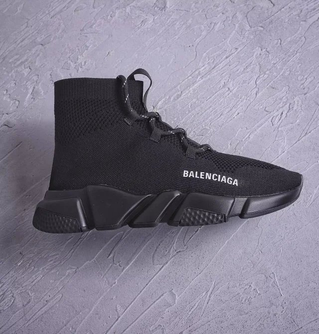 The straps are all black