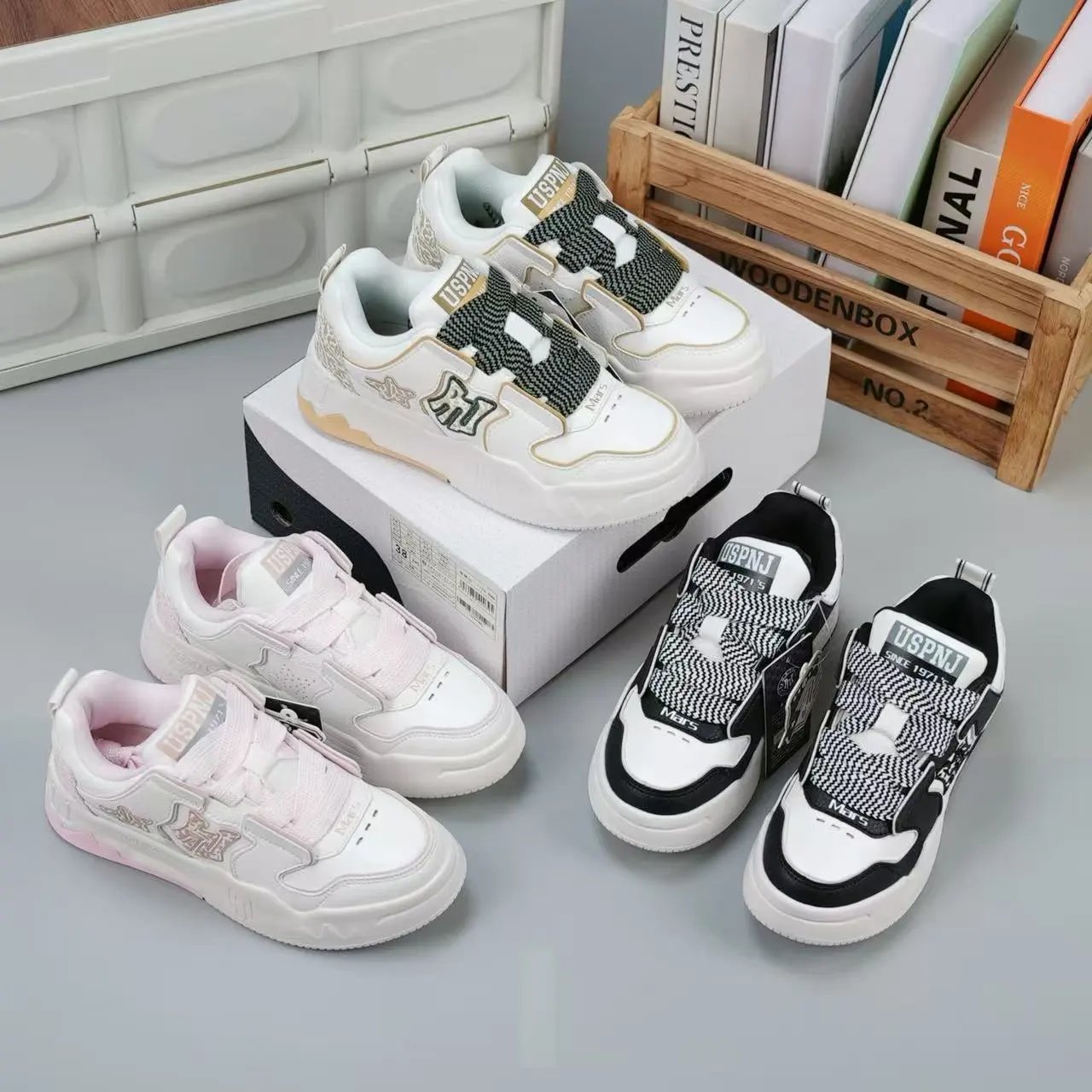 PNJ Unisex Thick Platform Sneaker