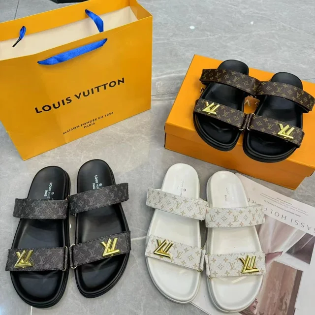 Louis Vuitton Slippers Logo Slide product detail image 4