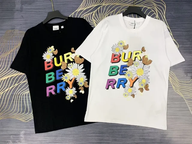 Prada T-Shirts Short-Sleeve Logo Print product detail image 14