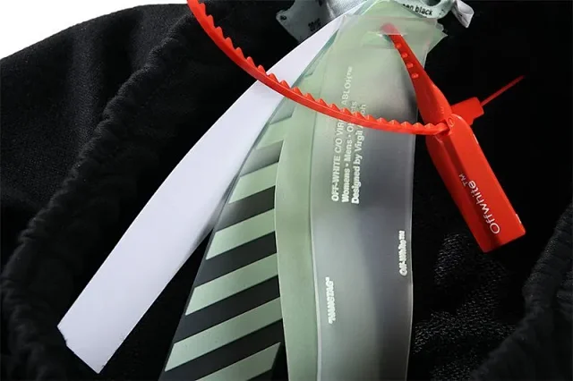 Off-White Shorts Graphic Print Drawstring product detail image 13