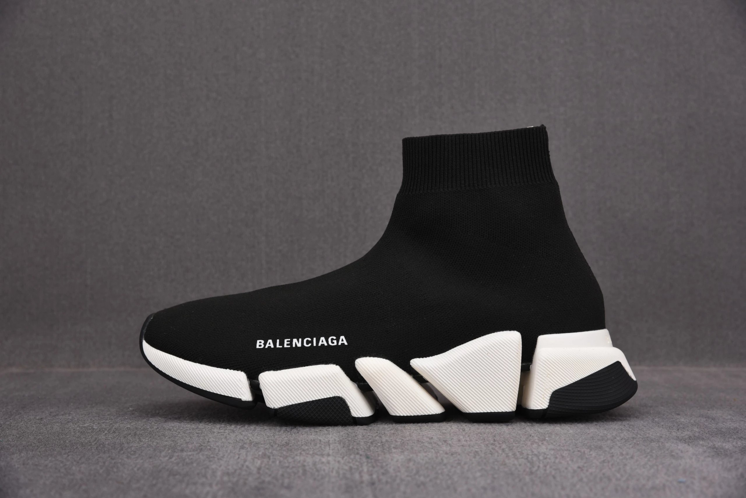 Black and White 2.0