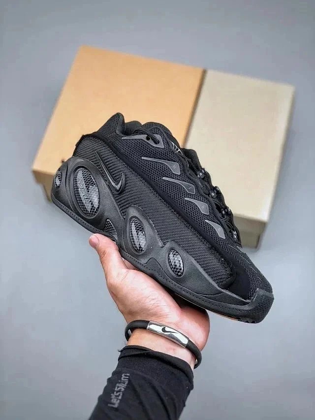 Black chunky sneakers