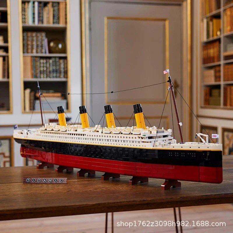 Building block ocean liner set