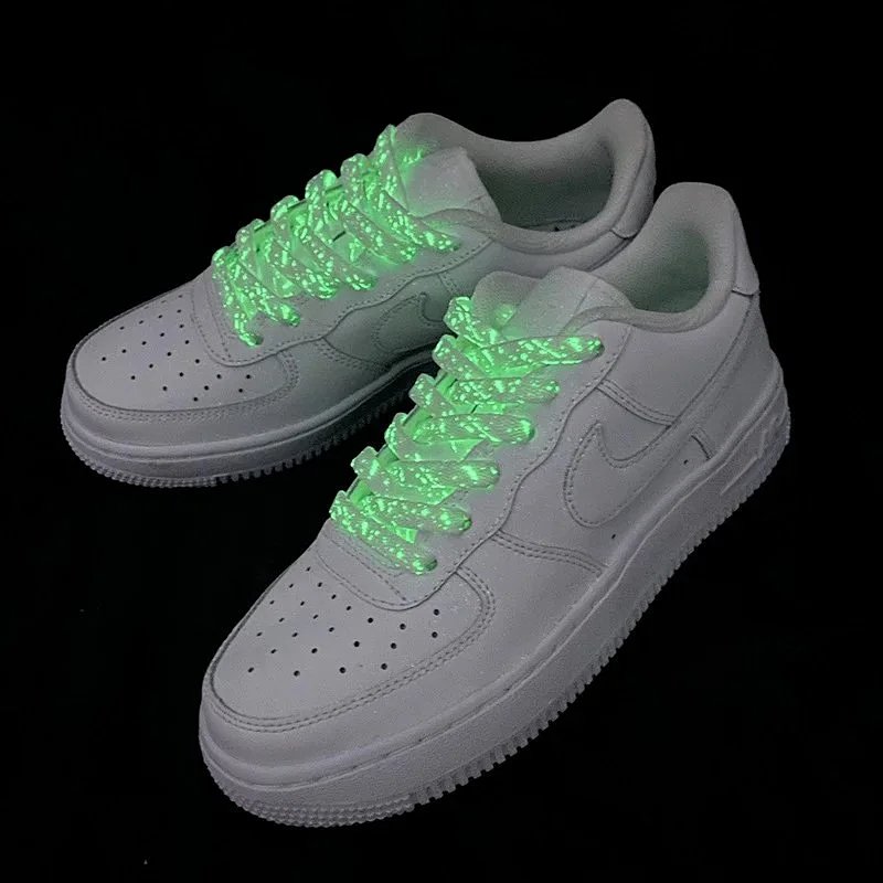Glow in the dark shoelaces