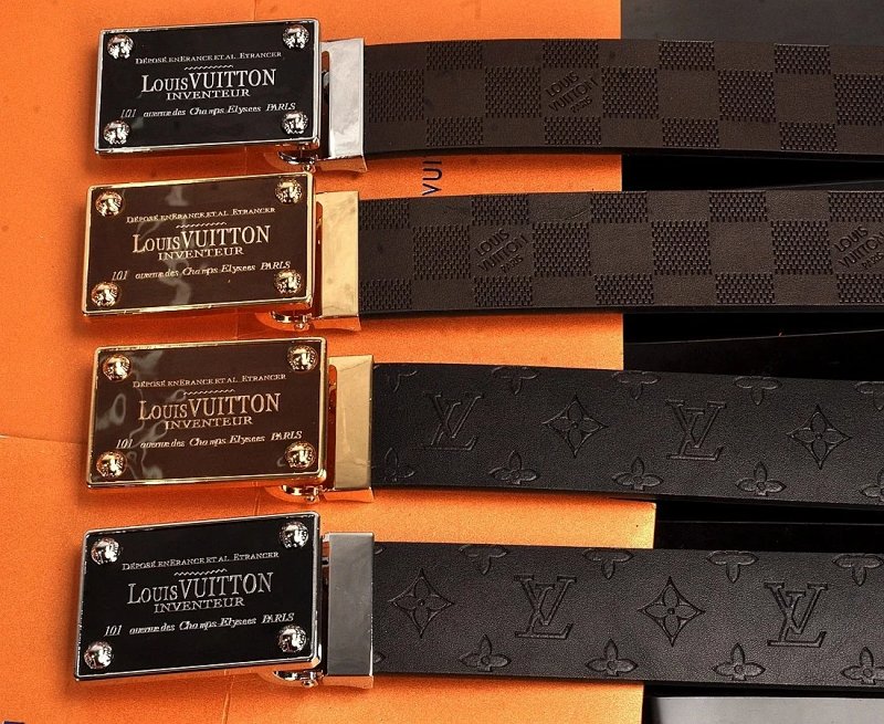 Louis Vuitton plaque belt