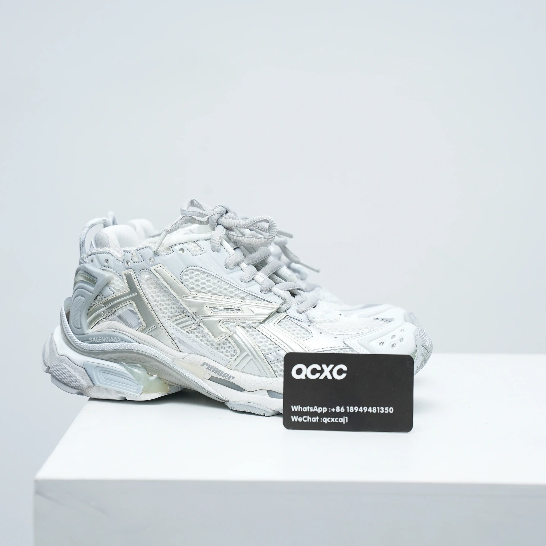 Runner 7.0 White Silver