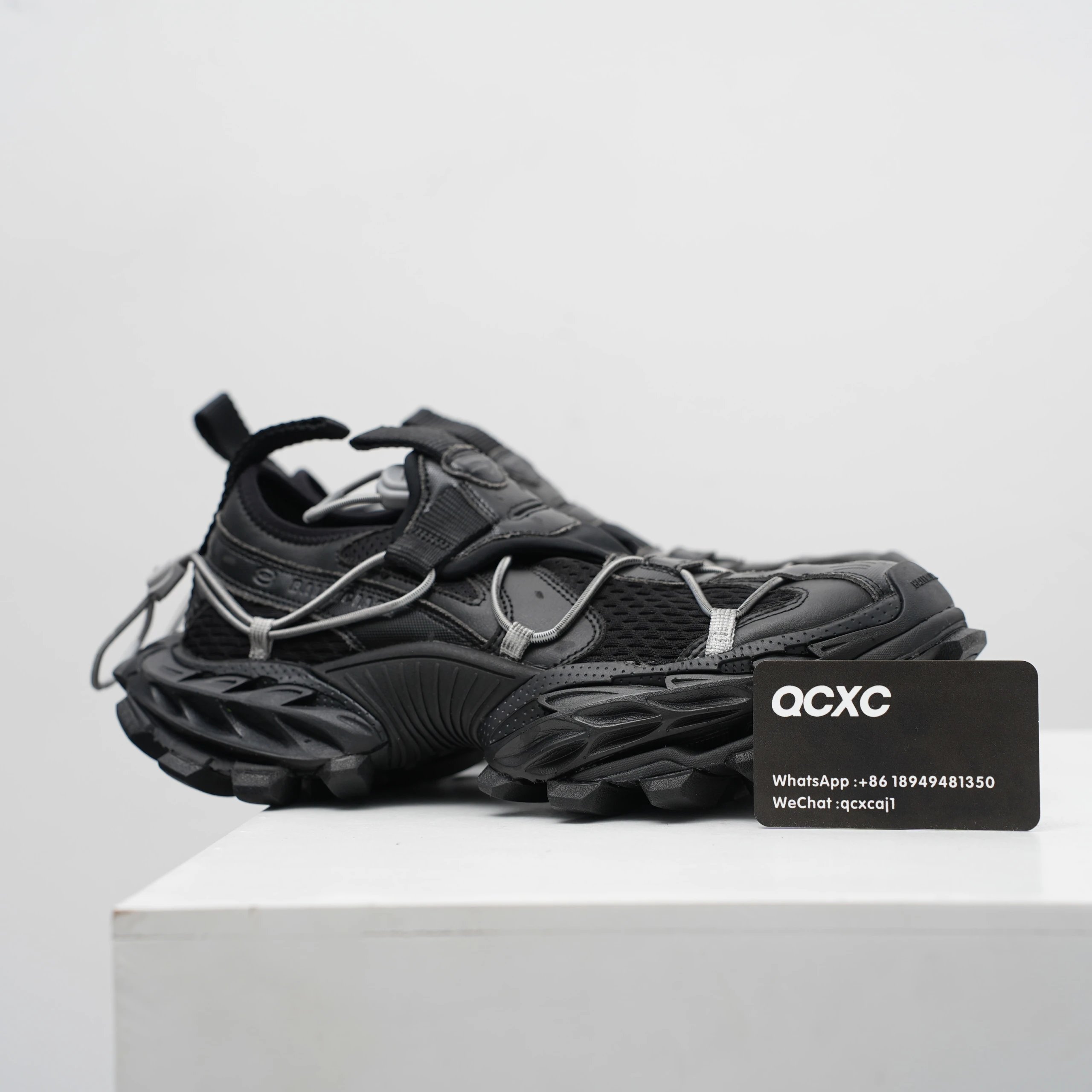 Balenciaga Hiker 2