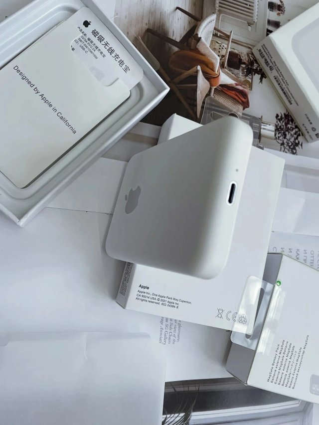 iPhone magnetic wireless power bank: seller detail photo 4