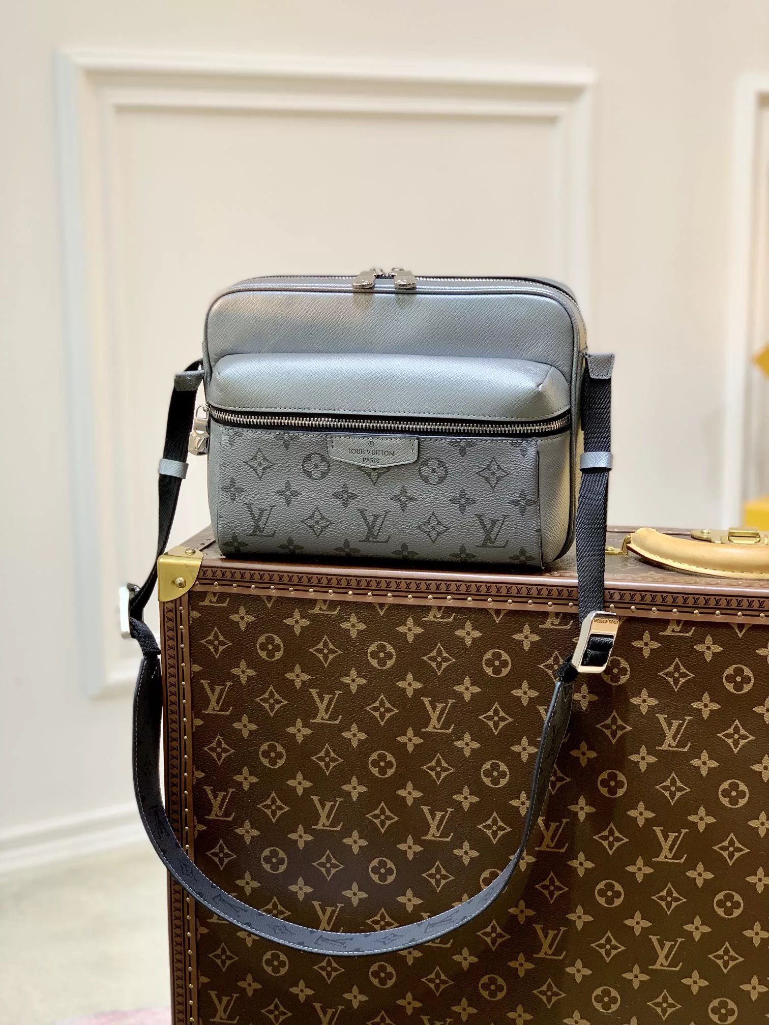 Louis Vuitton Monogram Camera 