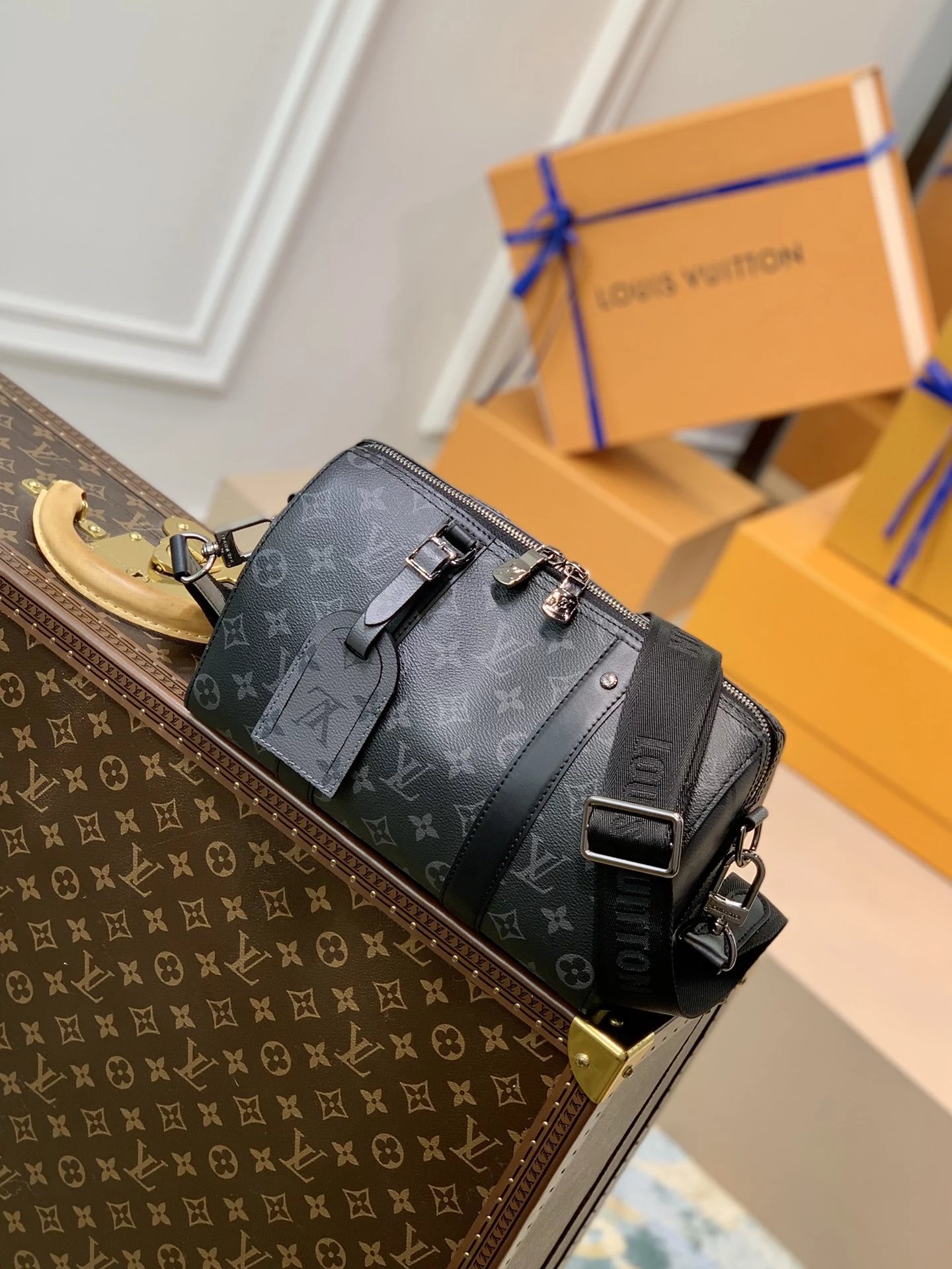Louis Vuitton Monogram Canvas 